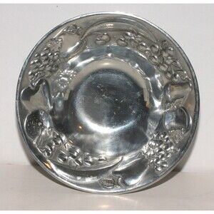 Wilton  The Wilton Co. 9 1/4" Round Pewter Serving/Fruit Bowl Pre Owned Nice